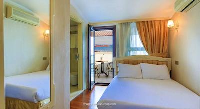 هتل هیستوریا-اسپشیال کتگوری