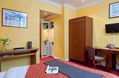 اداجیو اکسز پاریز تیلسیت چامپز-الیسیز