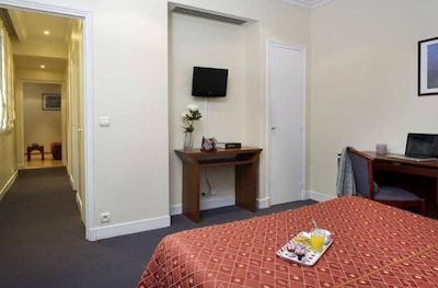 اداجیو اکسز پاریز تیلسیت چامپز-الیسیز