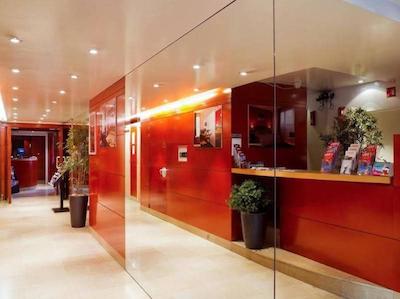 اداجیو اکسز پاریز تیلسیت چامپز-الیسیز