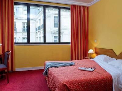 اداجیو اکسز پاریز تیلسیت چامپز-الیسیز