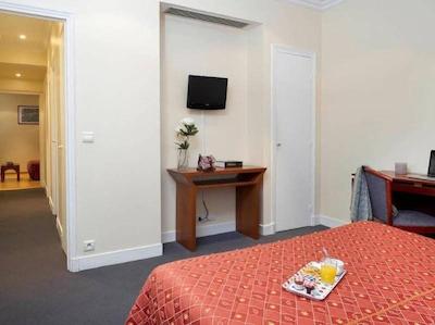 اداجیو اکسز پاریز تیلسیت چامپز-الیسیز