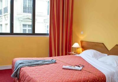 اداجیو اکسز پاریز تیلسیت چامپز-الیسیز