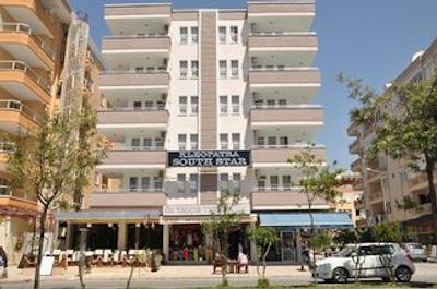 کلئوپاترا اسود استار اپارت