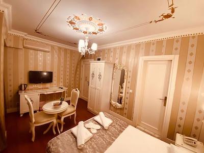 الیون هتل تکسیم