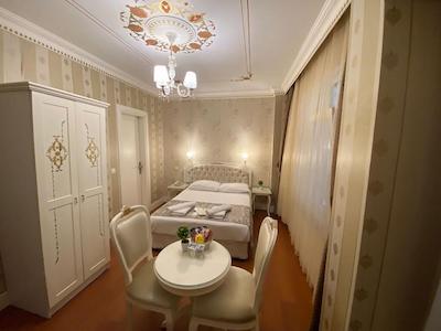 الیون هتل تکسیم