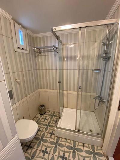 الیون هتل تکسیم