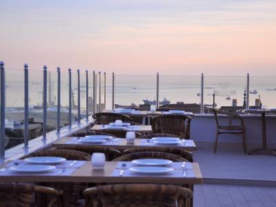 دیوان-ای علی هتل