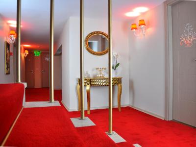 دیوان-ای علی هتل