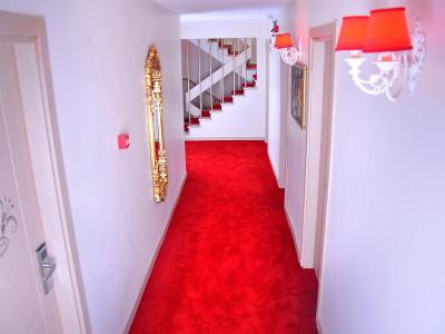 دیوان-ای علی هتل