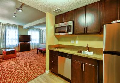 تونپلاس سویتز میسیساوگا-آیرپرت کرپرات سنتر