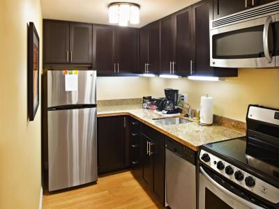 تونپلاس سویتز میسیساوگا-آیرپرت کرپرات سنتر