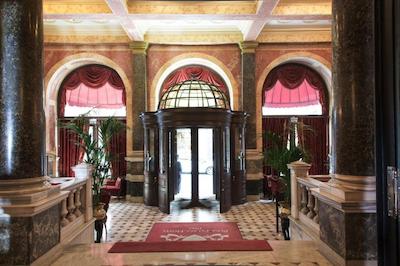 پرا پالاس هتل