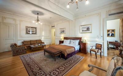 پرا پالاس هتل