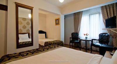 نواهس ارک هتل