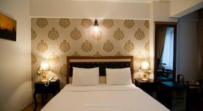 نواهس ارک هتل