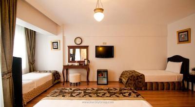 نواهس ارک هتل