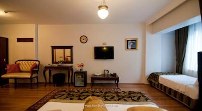 نواهس ارک هتل