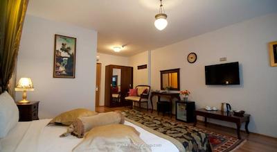 نواهس ارک هتل