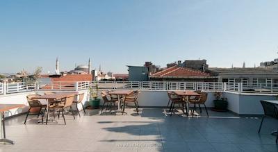 نواهس ارک هتل