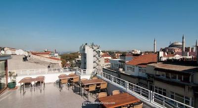 نواهس ارک هتل