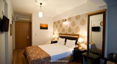 نواهس ارک هتل