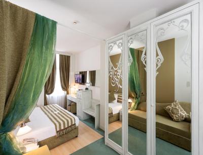 آدامار هتل-اسپشیال کتگوری