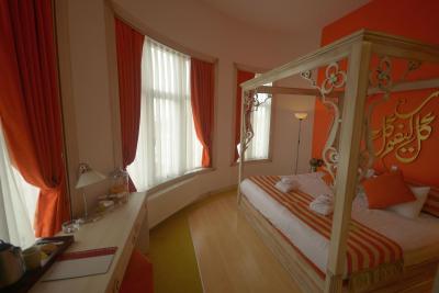 آدامار هتل-اسپشیال کتگوری