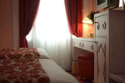 آدامار هتل-اسپشیال کتگوری