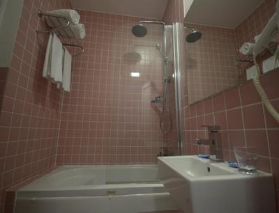 آدامار هتل-اسپشیال کتگوری