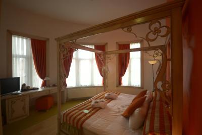 آدامار هتل-اسپشیال کتگوری