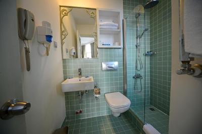 آدامار هتل-اسپشیال کتگوری