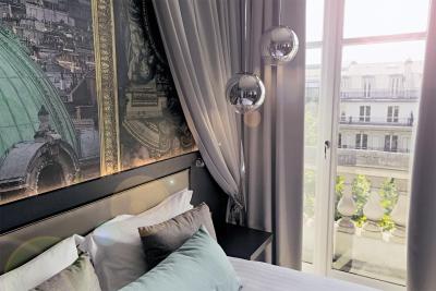 ایندیگو پاریز-اُپرا