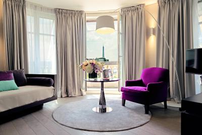 ایندیگو پاریز-اُپرا