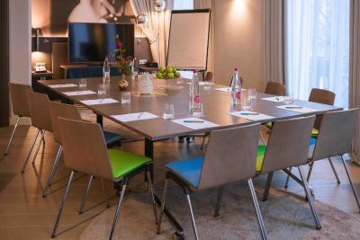 ایندیگو پاریز-اُپرا