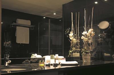 هسپریا بارسلنا فیرا سویتز