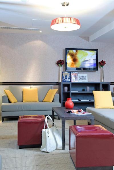 اپاردتل اداجیو پاریز اُپرا