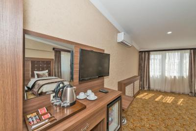 مونتاگنا هارا هتل