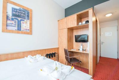 بست وسترن امدیا پاساو