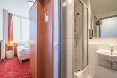 بست وسترن امدیا پاساو