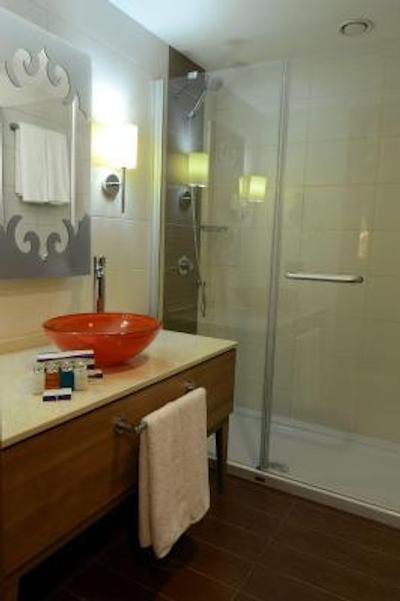 لیستانا هتل