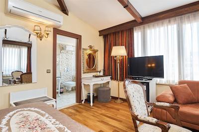 بست وسترن امپایر پالاس