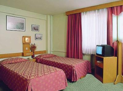 اربوی هتل-سیرکچی گروپ