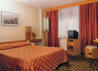 اربوی هتل-سیرکچی گروپ