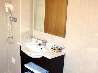 سرکتل لا برنا هتل