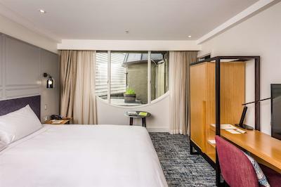 چاتیو اُن د پارک-چریسچورچ ا دوبلتری بای هیلتون هتل