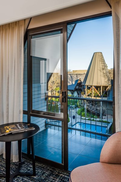 چاتیو اُن د پارک-چریسچورچ ا دوبلتری بای هیلتون هتل