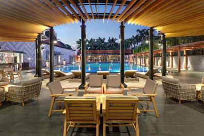 سنتوری پارک هتل