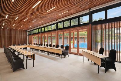 سنتوری پارک هتل