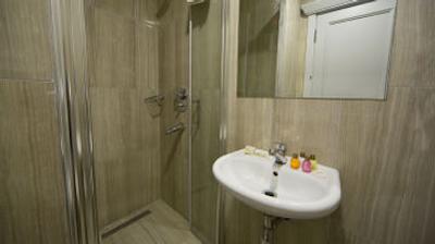 سمسان هتل نیشانتاشی